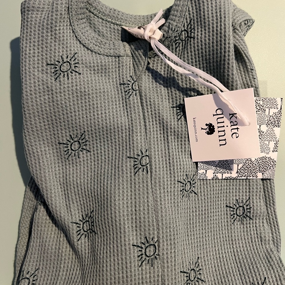 Kate quinn brand new Long sleeve zippered footie